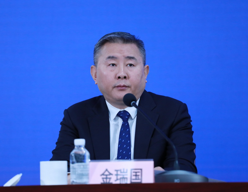 国家文物局新闻发言人、政策法规司司长金瑞国主持发布会