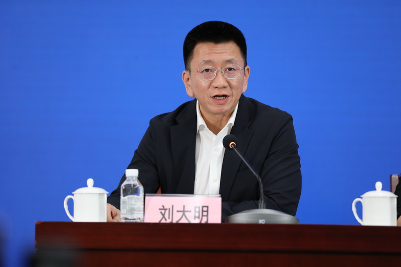 国家文物局新闻发言人、政策法规司司长刘大明主持发布会