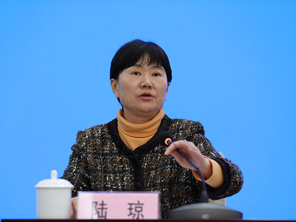 国家文物局政策法规司司长陆琼主持发布会